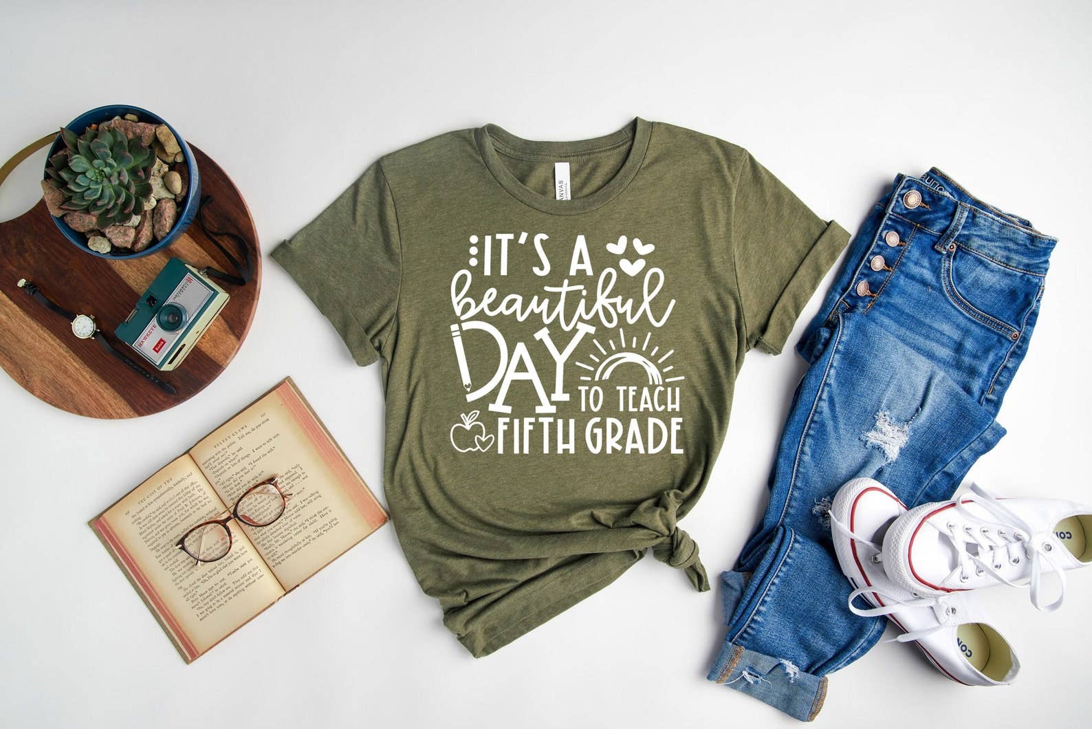 It's A Beautiful Day To Teach Fifth Grade T-Shirt