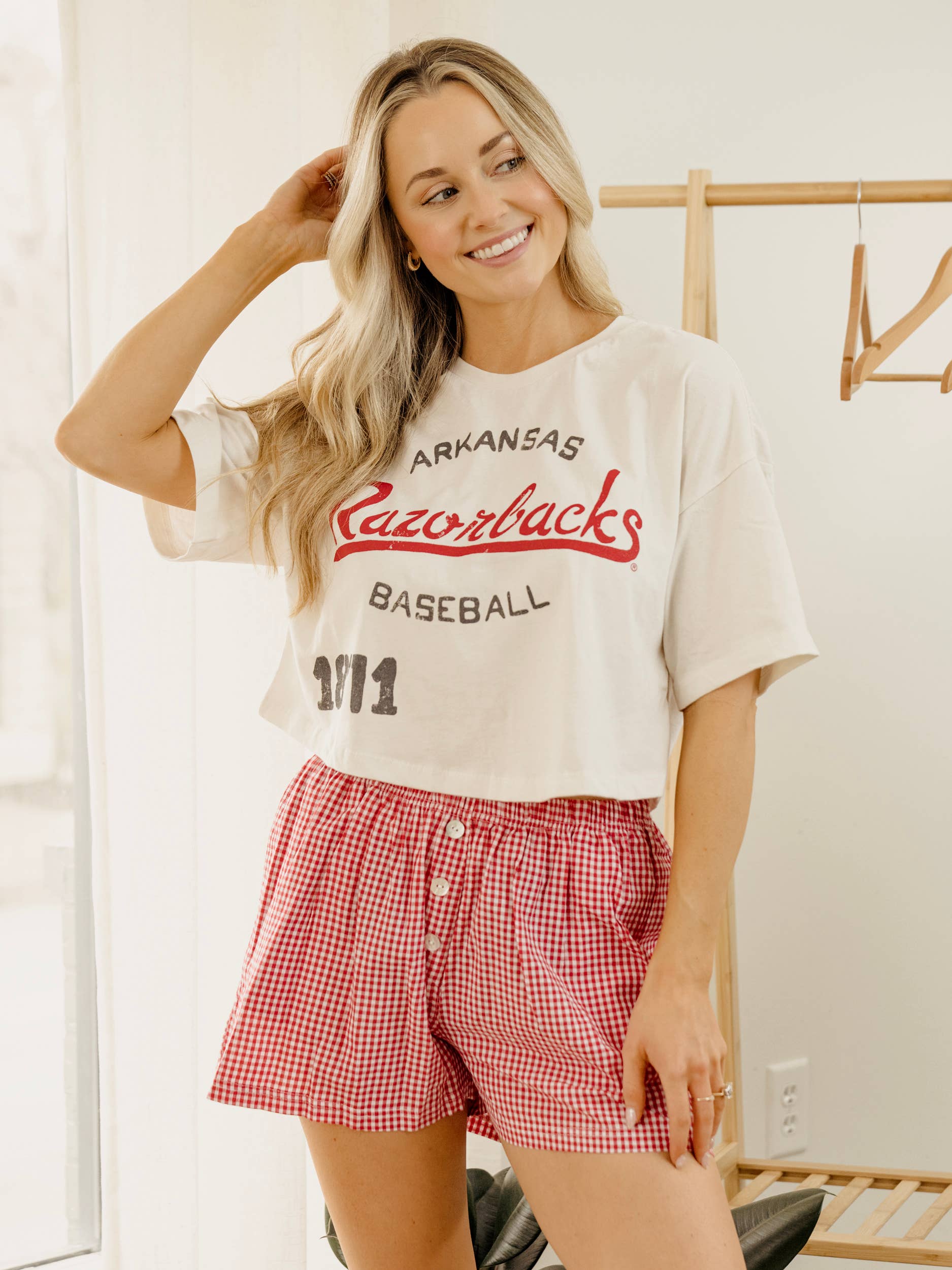 Arkansas Razorbacks Baseball Stencil Off White Cropped Tee