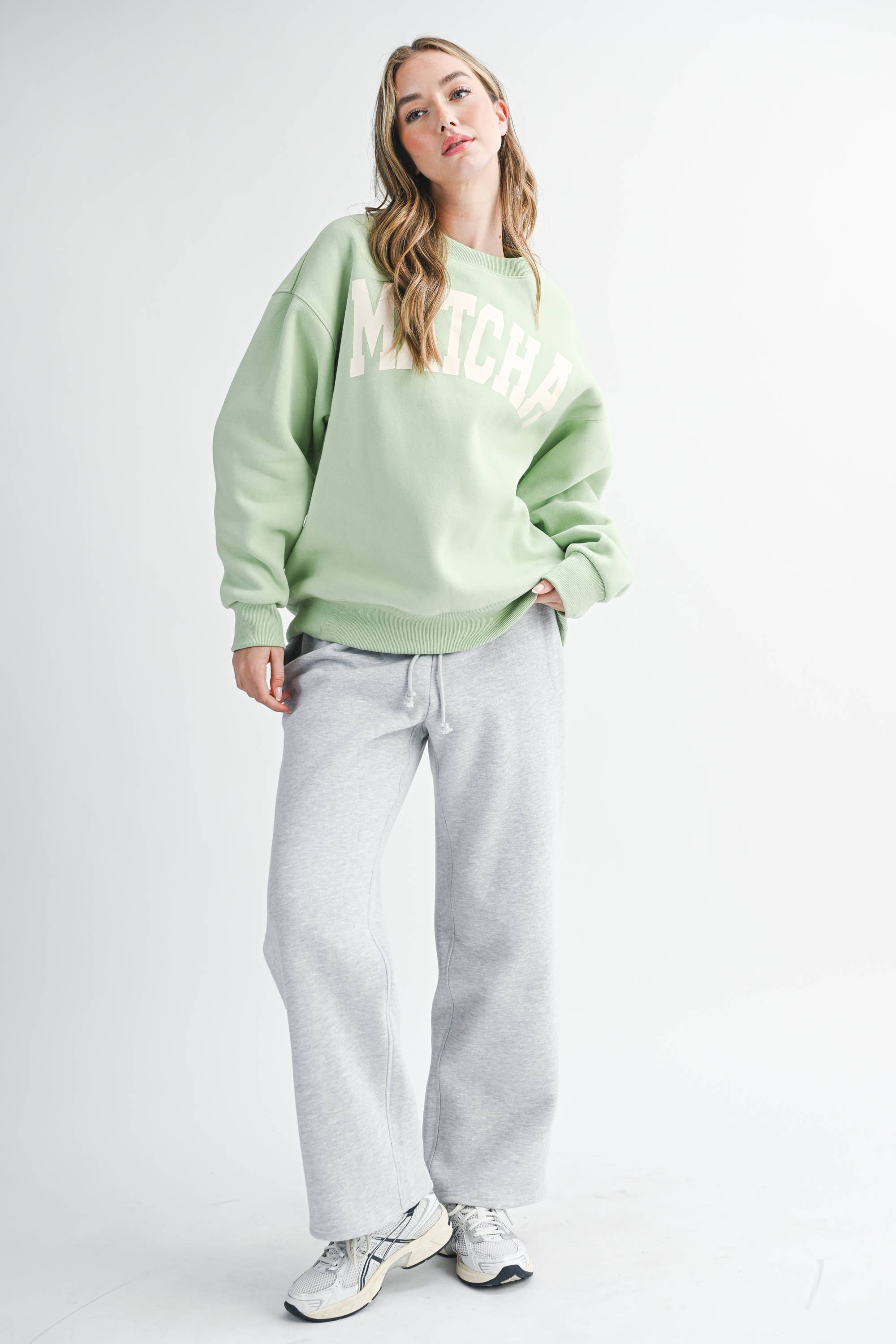 9130GK Oversized Graphic Pullover Sweatshirt