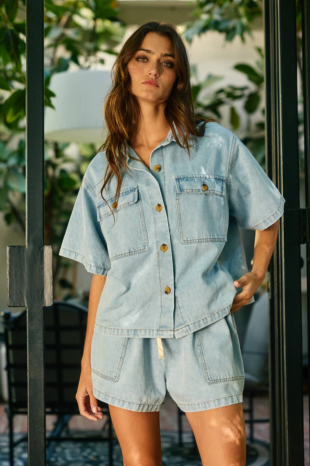 IT2844  Patched Pockets Washed Denim Shirt
