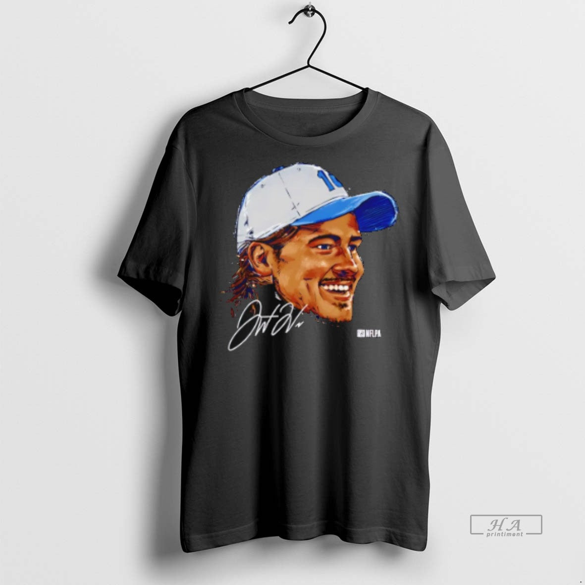 Official Trendy Justin Herbert Los Angeles Chargers No 10 Portrait Tee Sweater
