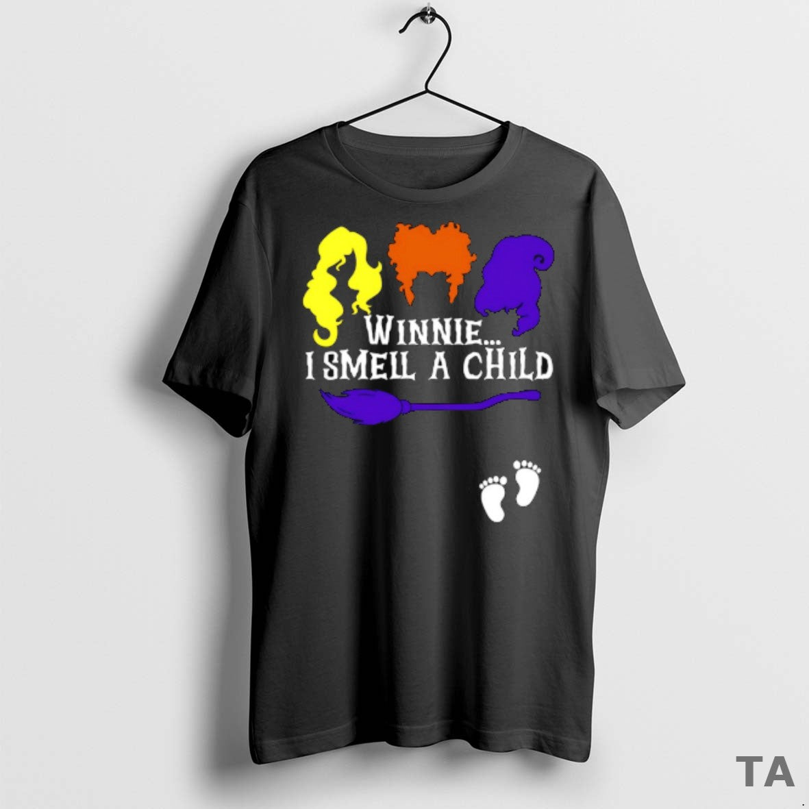 Top Winnie I Smell A Child Halloween T Shirt Sweater