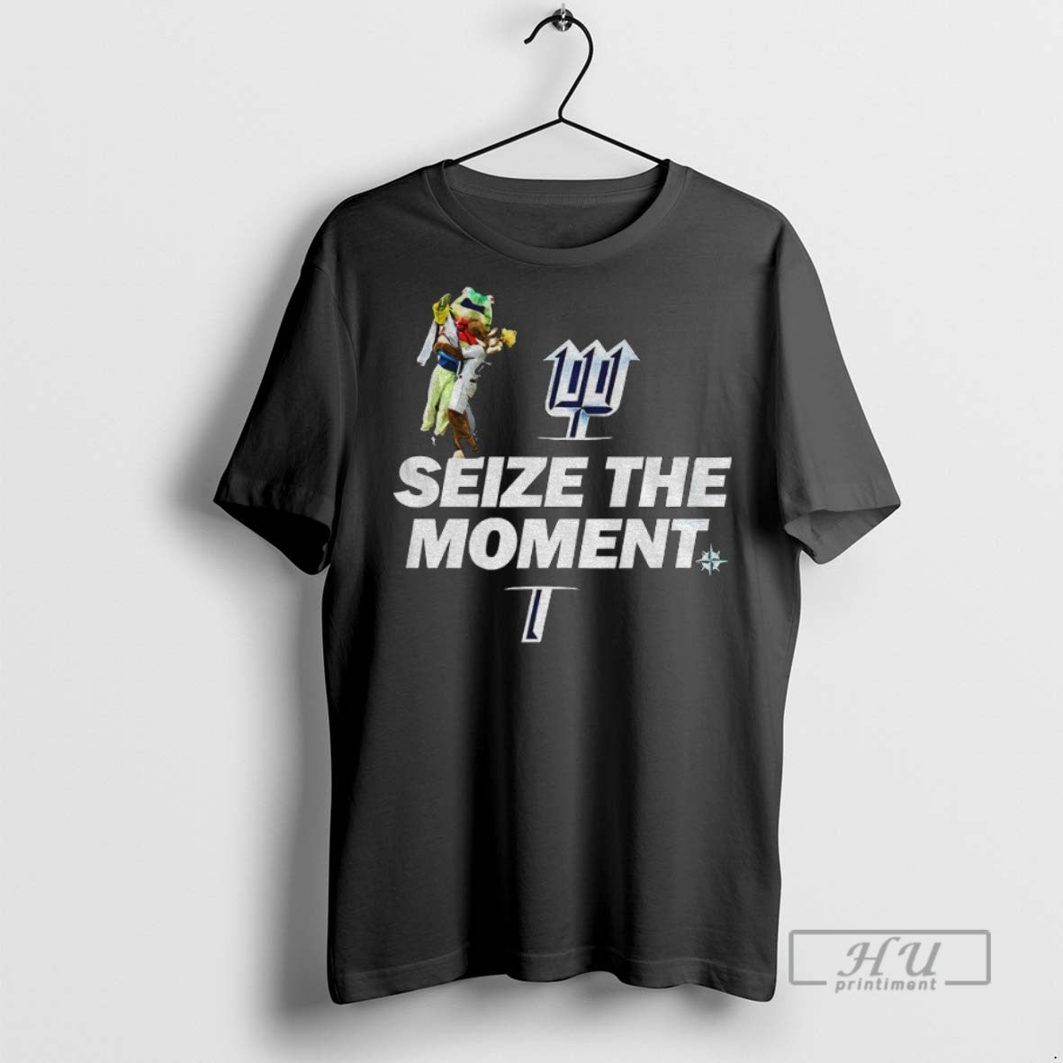 Trending Officials Mariner Moose Hug Humpy Salmon Trident Seattle Mariners Seize The Moment