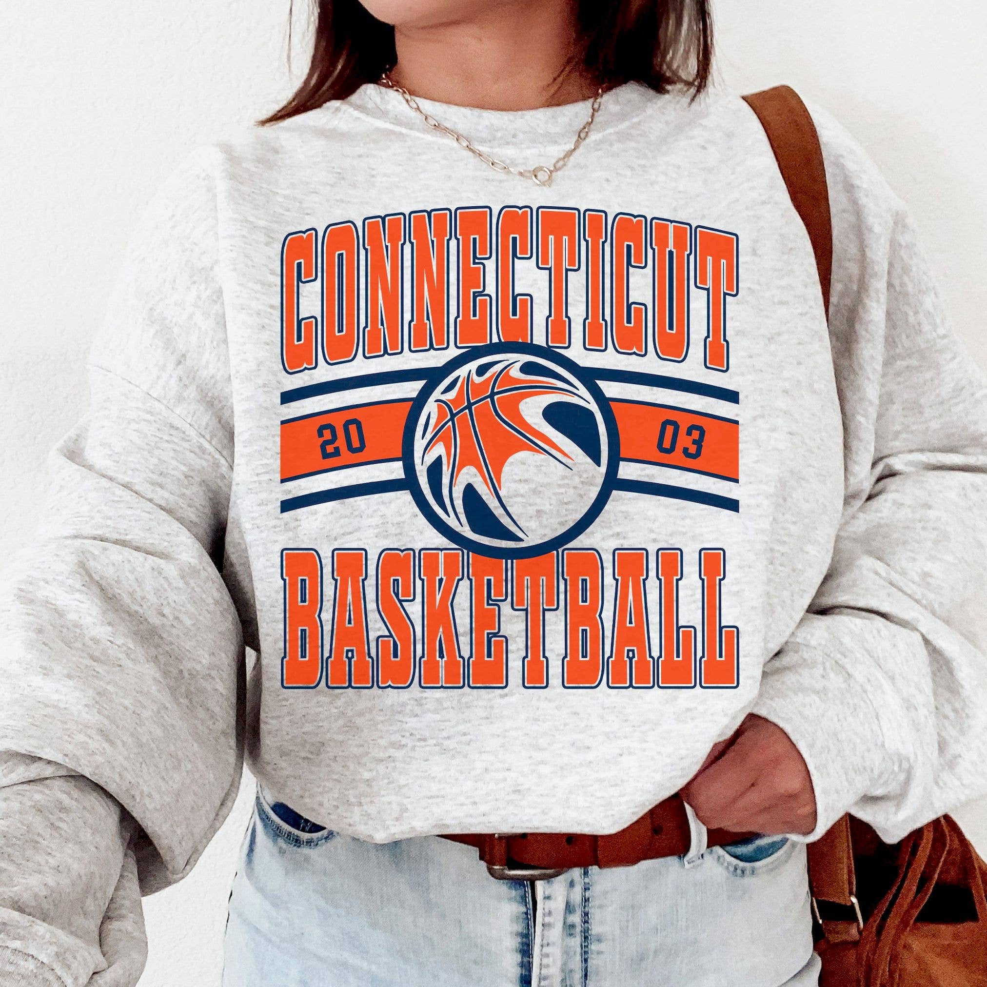 Connecticut Su Retro Fan Sweatshirt - Vintage Women's