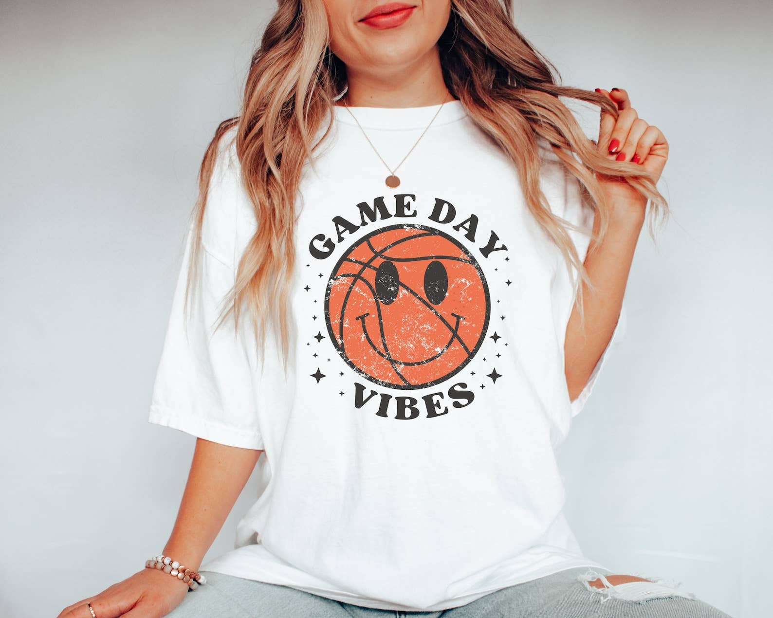 Gameday Vibes Basketball T-Shirt