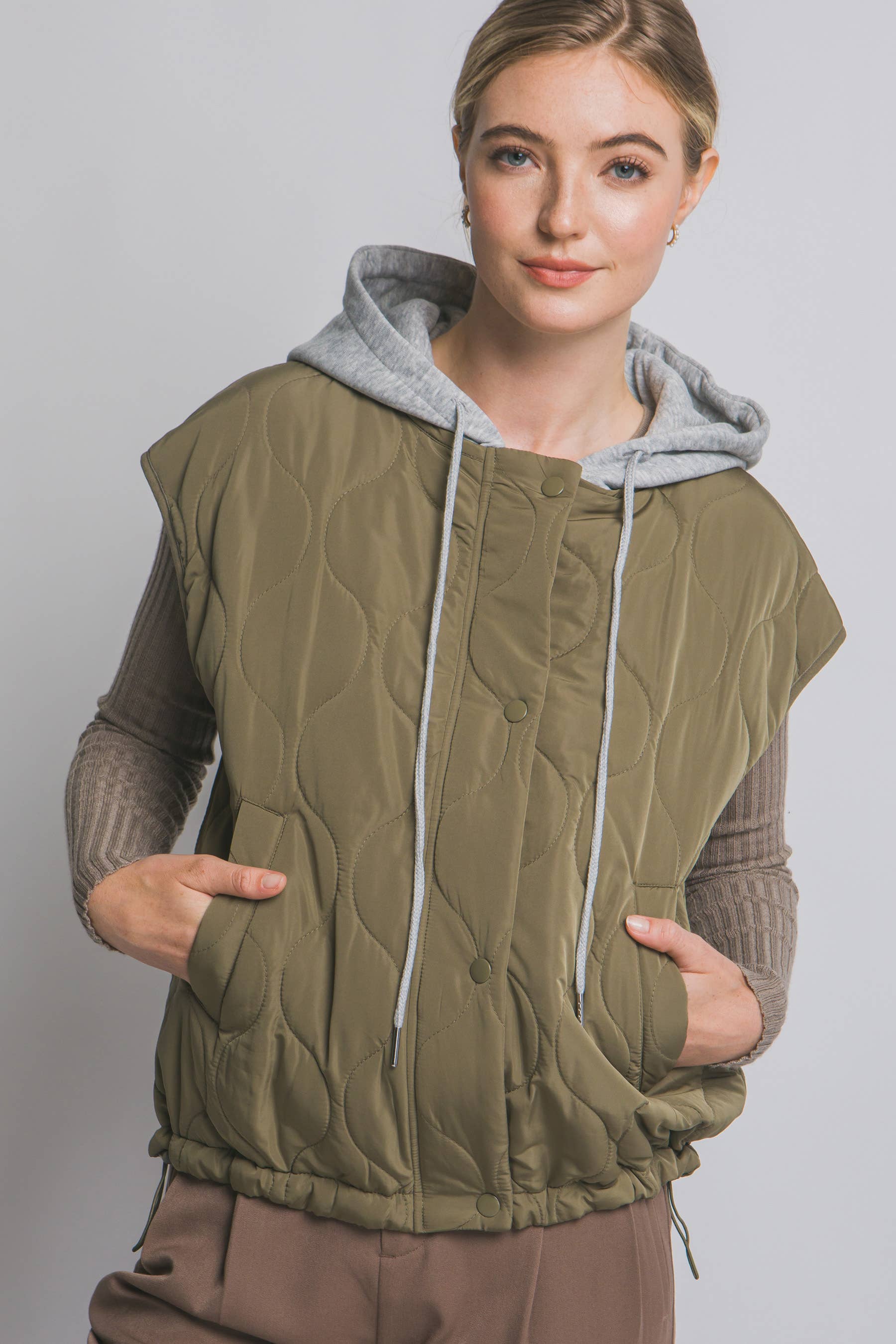 ..0827 Quilted Drawstring Hooded Vest SI-28325
