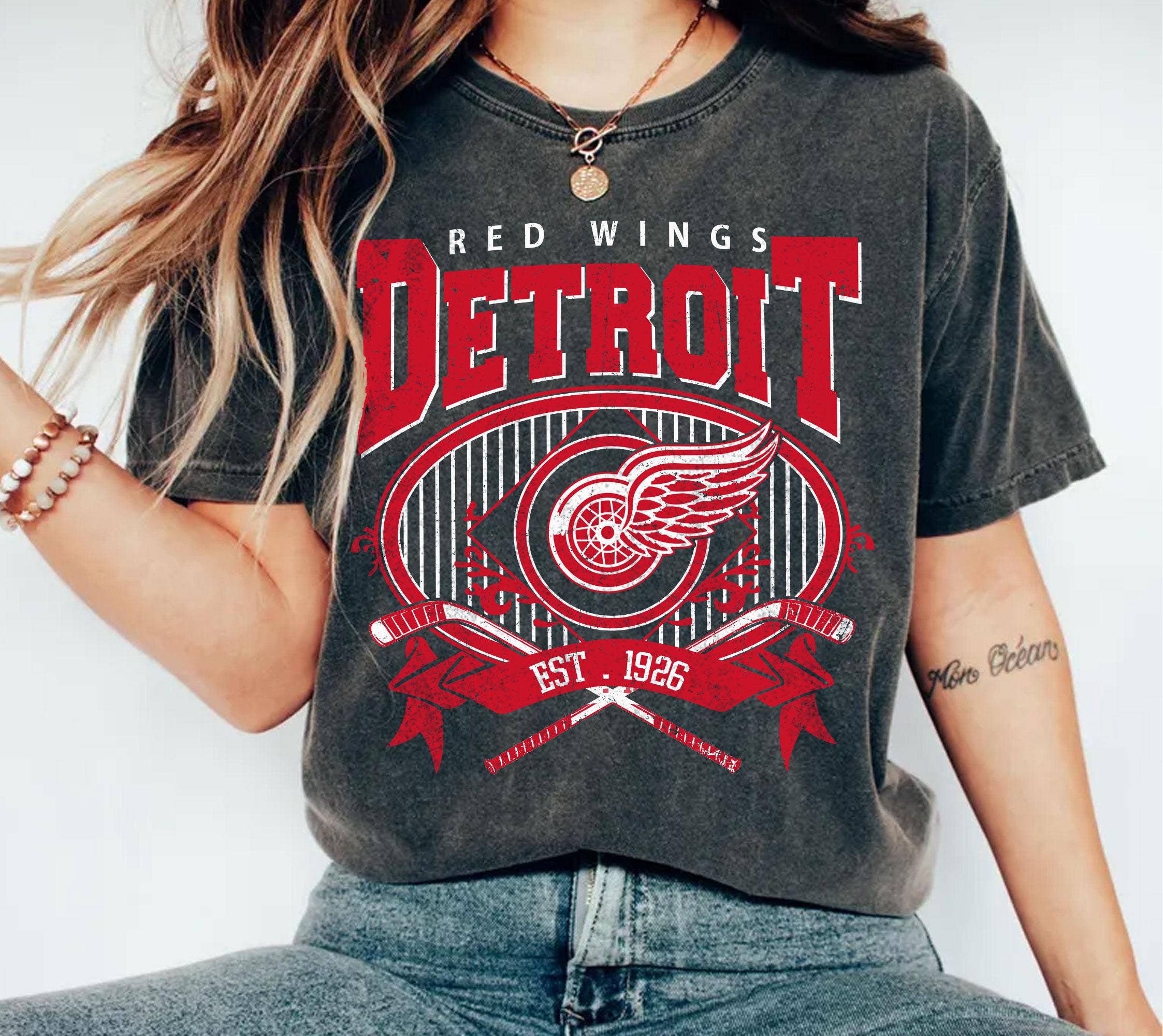 Detroit Red Wings Hockey Vintage 90s Retro Team Shirt