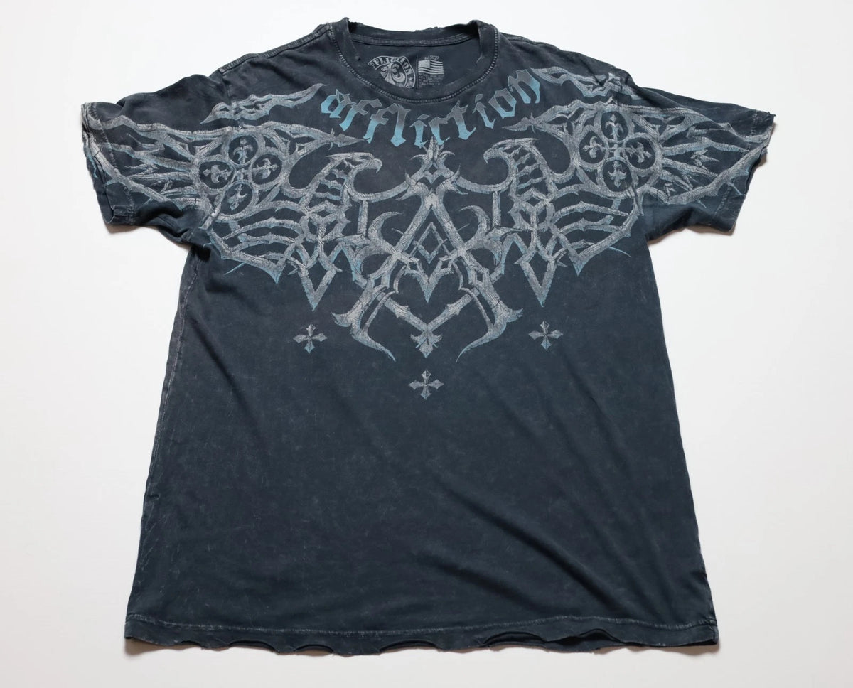Vintage Affliction Live Fast Gothic Graphic Distressed Tee Made in USA Size L