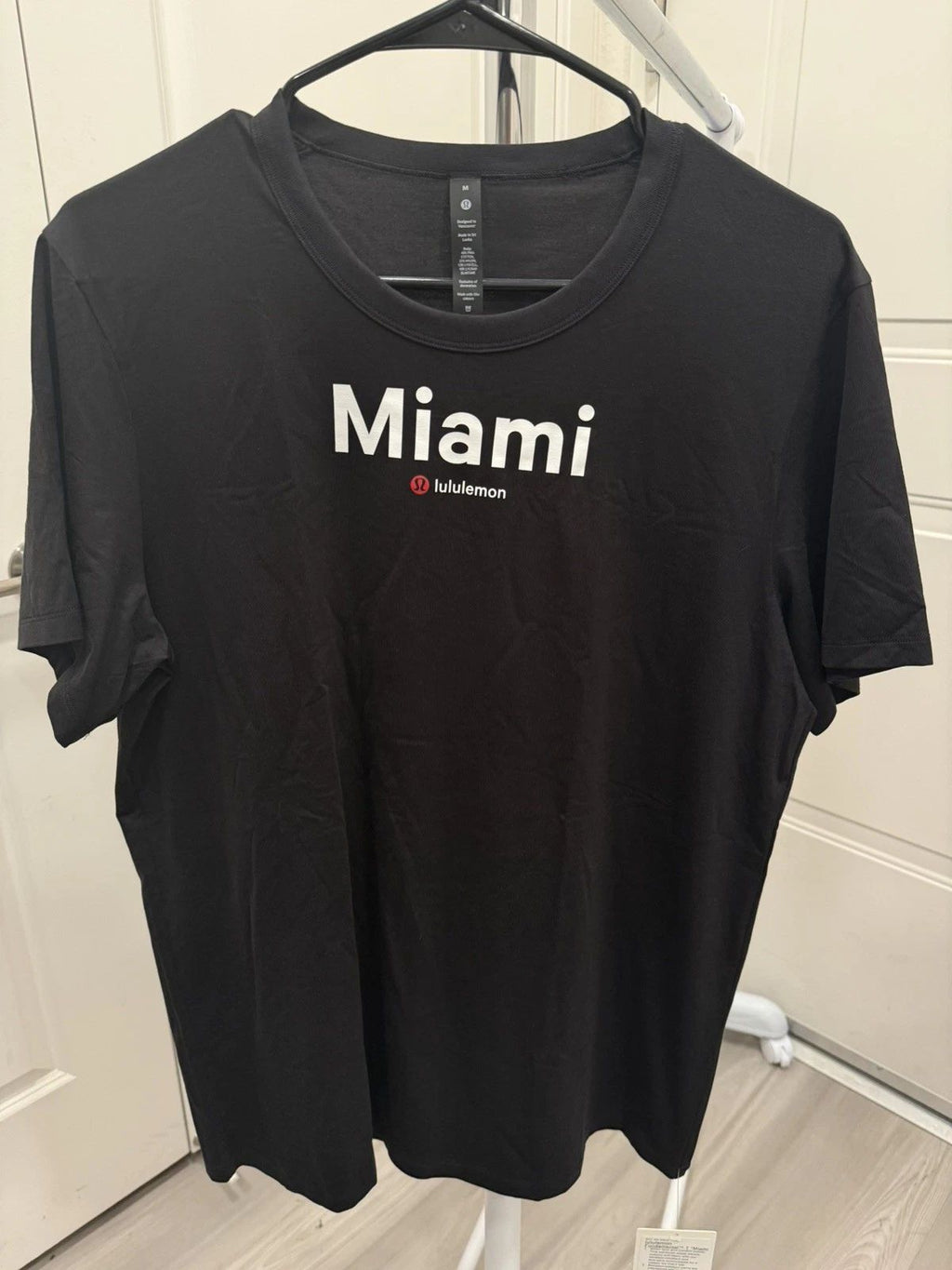 NEW Lululemon Fundamental T Miami Mens M Black TShirt Short Sleeve Crew Neck Unisex