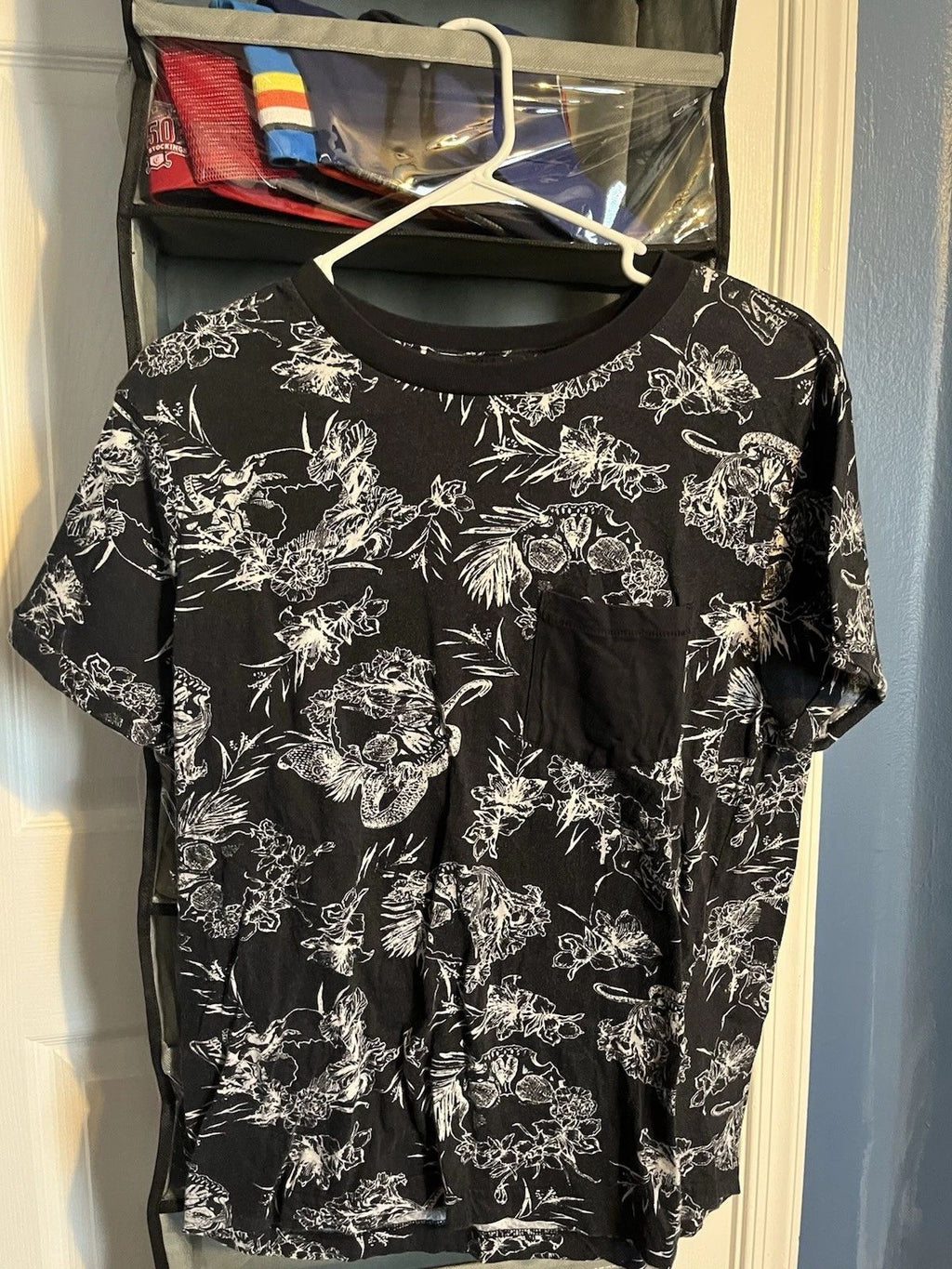 Skull Snake Lined Aesthetic T Shirt Size M TRUTH brand Unisex