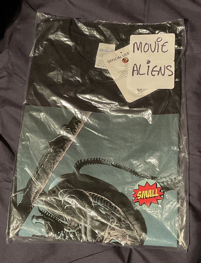 aliens Mens Movies gildan cotton Size small New Sci Fi HTF Unisex