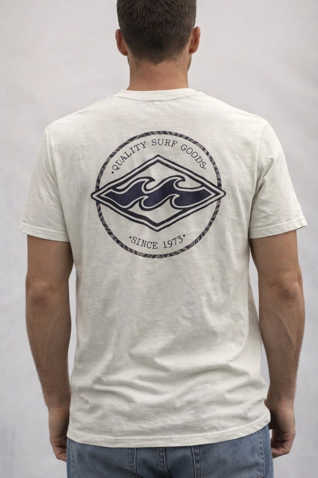 Billabonic , Quality Surf Goods. Size Medium White. Unisex