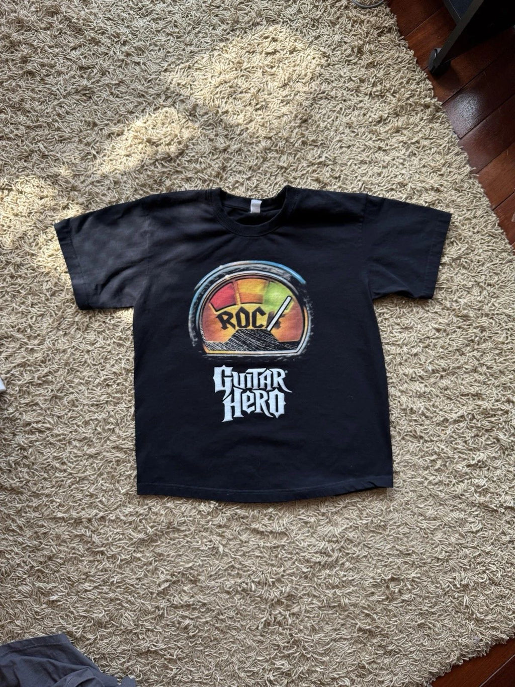 Vintage Y2K 2000s Guitar Hero “I Rock” Video Game Shirt, Size M (REPRINT) Unisex