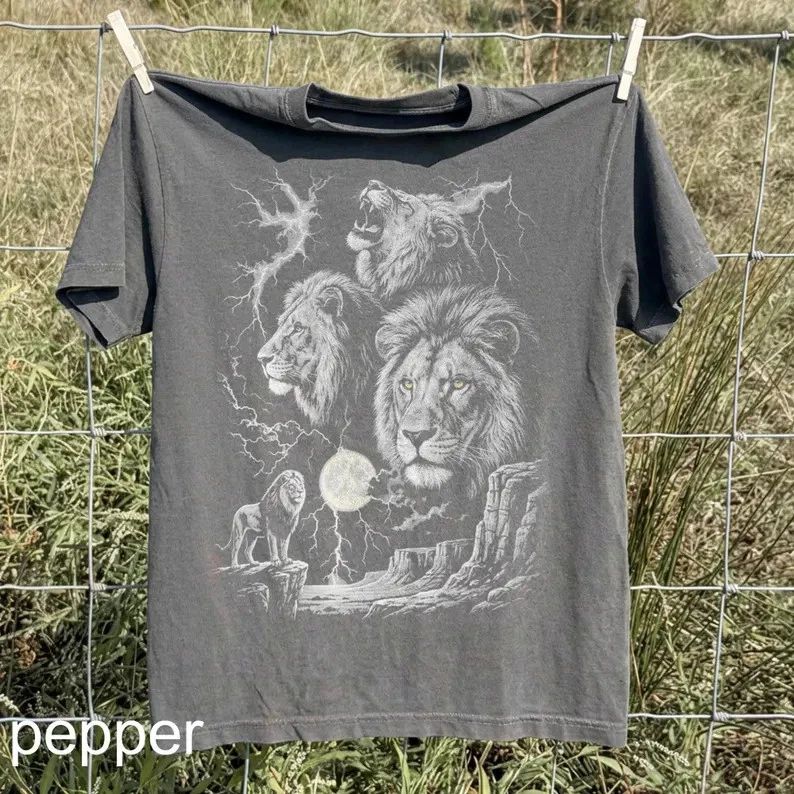 Vintage Lion Aesthetic Comfort Tee Retro Style Shirt Men Women Gift Idea Unisex