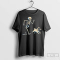 Premium Skeleton Chasing Pug Halloween Dog Mom Pug Unisex