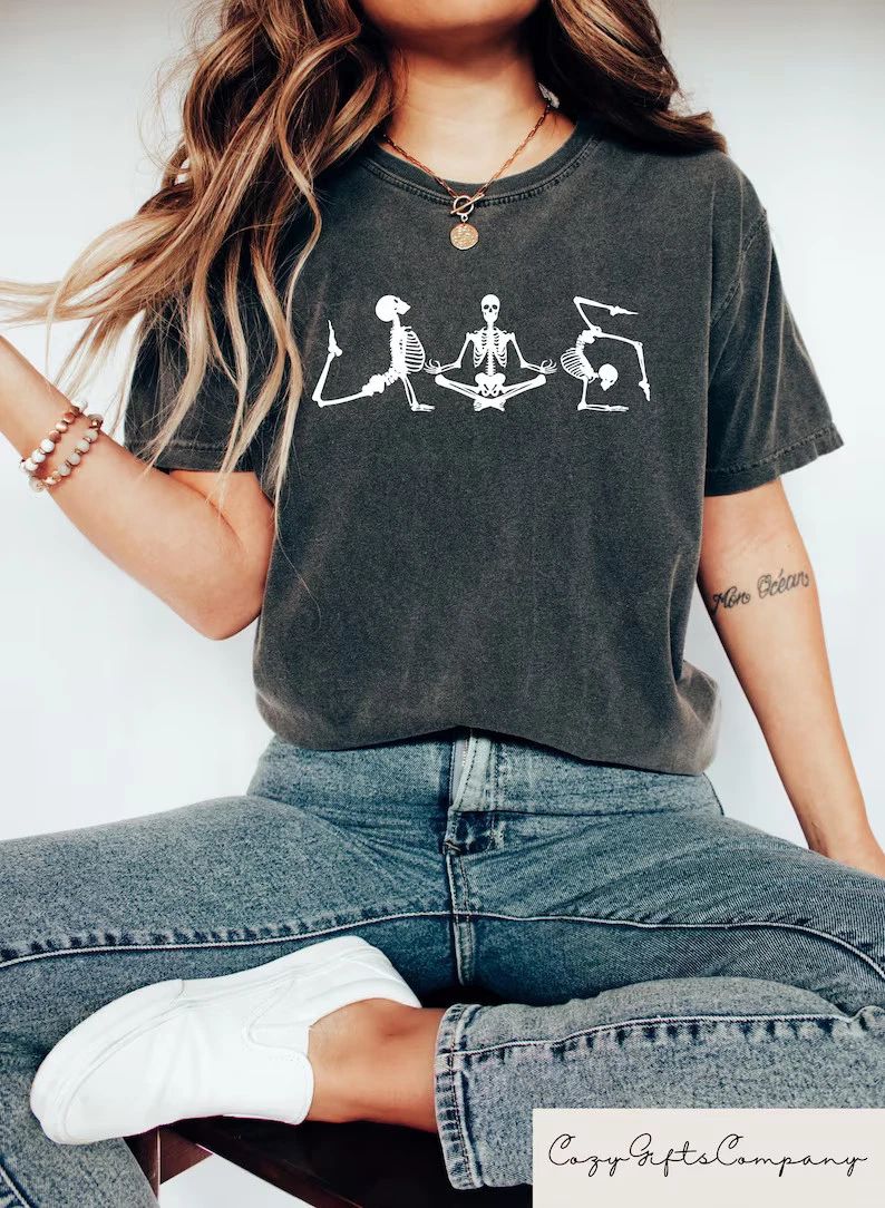 Retro Comfort Skeleton Yoga Tee Shirt Funny Yoga Lover Gift Relaxed Unisex