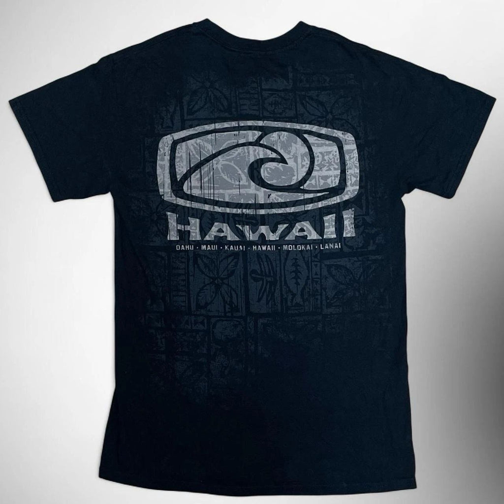 2000s y2k Hawaii surfing graphic tee Size MediumLength 27” Pit to Pit 19” Unisex