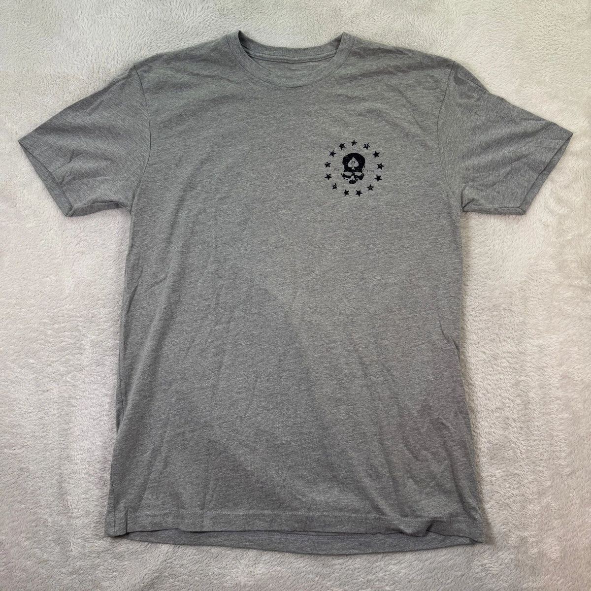 Zero Foxtrot Men's Medium Gray Red Blue Skull USA Flag ZF Logo Tattered Unisex