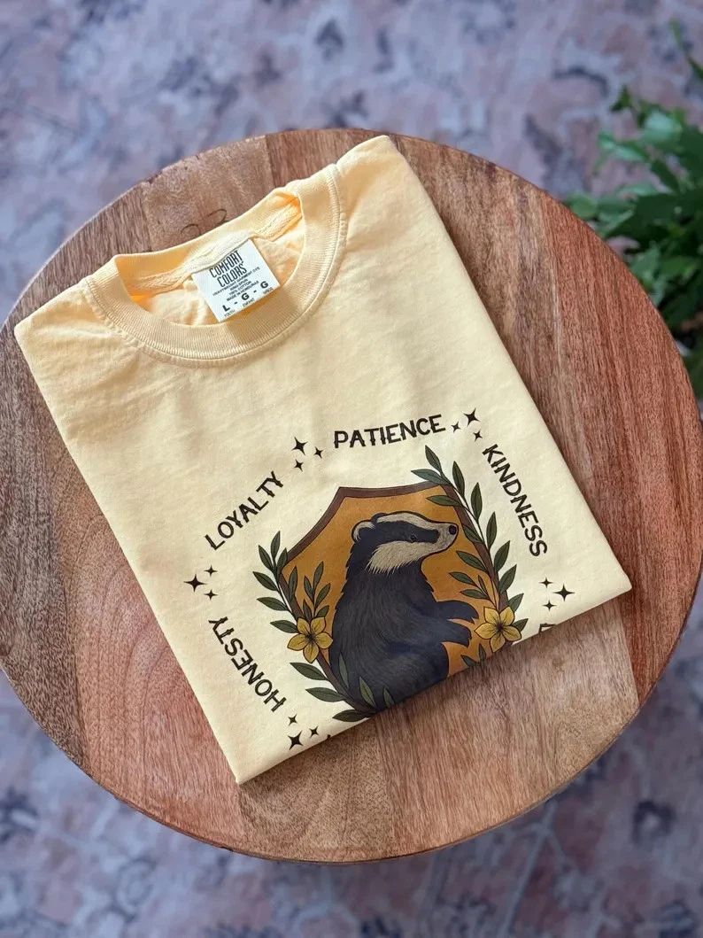 Loyalty Crest Wizard Comfort Tee Magic Fantasy School Unisex Unisex