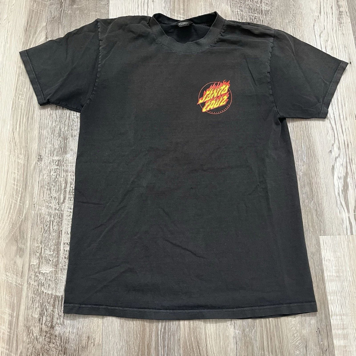 Santa Cruz Men’s Medium T Shirt Faded Black Surf Skate Flame Logo Unisex